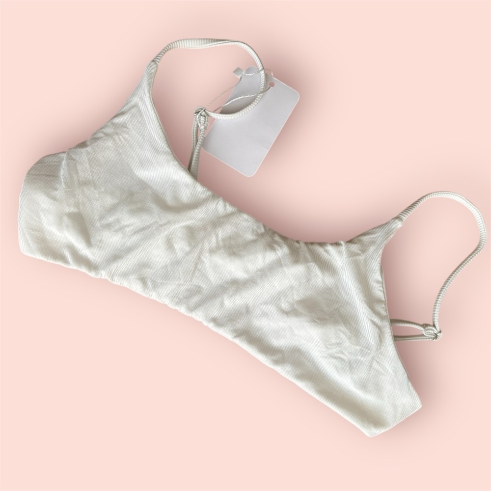 SUPERDOWN CREAM BIKINI TOP SIZE SMALL RIBBED TEXTURE